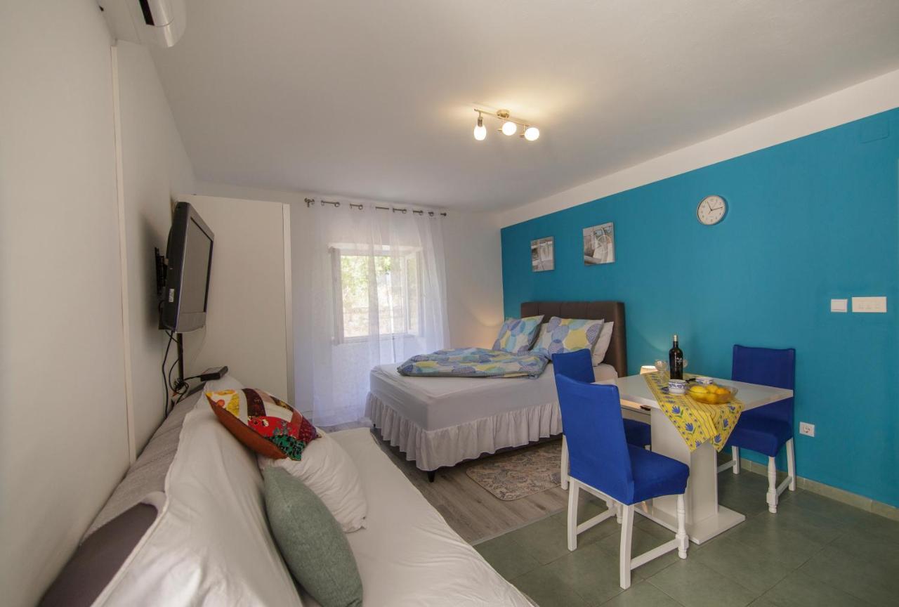 Apartment Filomena In The Center Komiza Ngoại thất bức ảnh