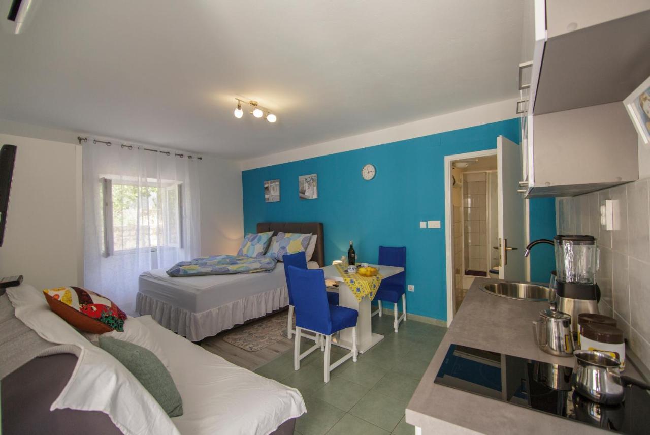Apartment Filomena In The Center Komiza Ngoại thất bức ảnh
