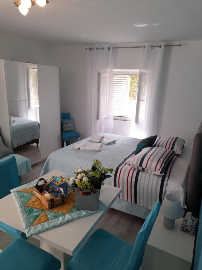 Apartment Filomena In The Center Komiza Ngoại thất bức ảnh