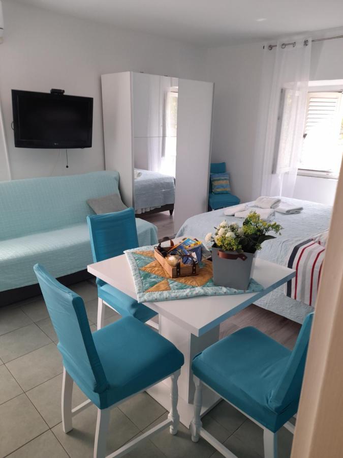 Apartment Filomena In The Center Komiza Ngoại thất bức ảnh