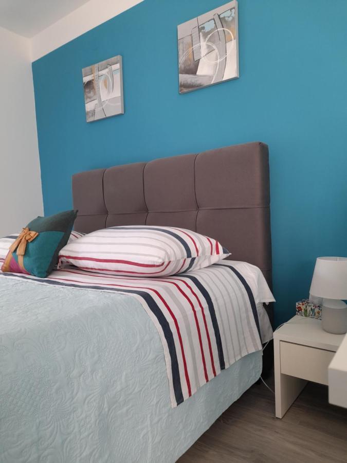 Apartment Filomena In The Center Komiza Ngoại thất bức ảnh
