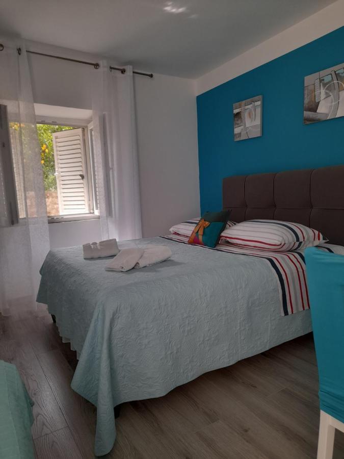 Apartment Filomena In The Center Komiza Ngoại thất bức ảnh