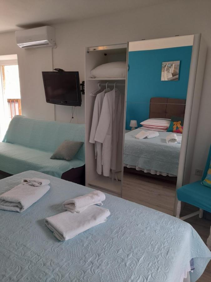 Apartment Filomena In The Center Komiza Ngoại thất bức ảnh